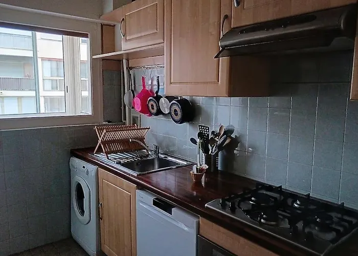 100m Des Plages Centre * Антиб